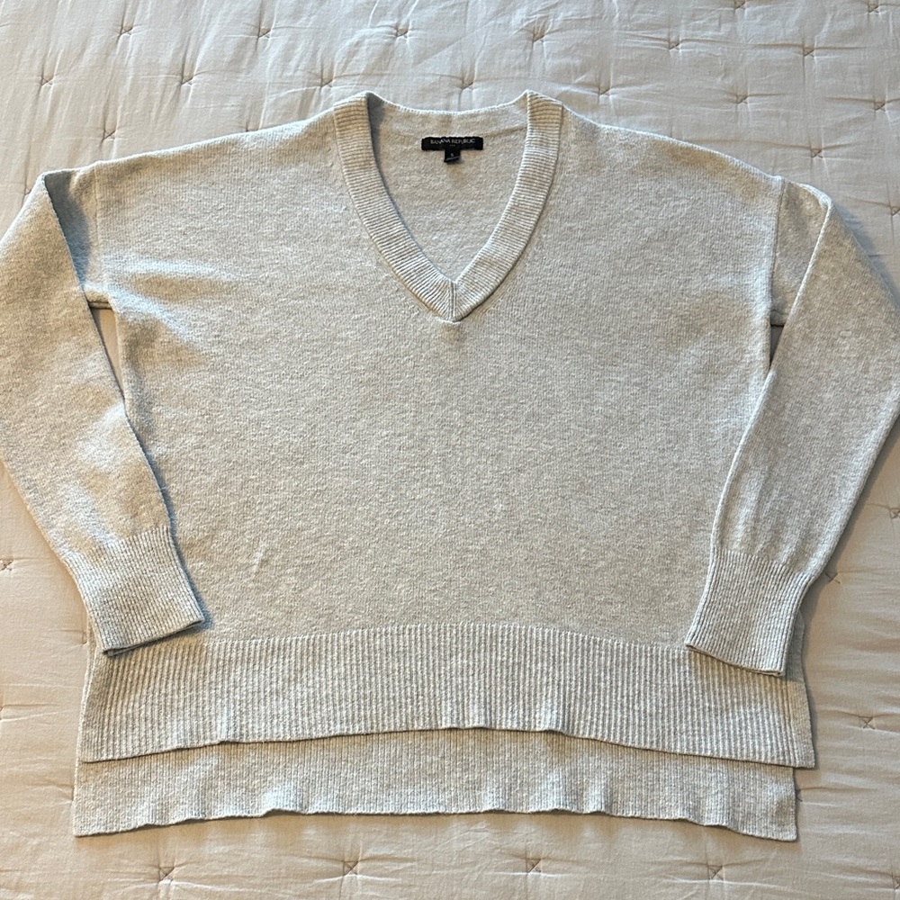 Banana Republic Soft Gray V-Neck Sweater